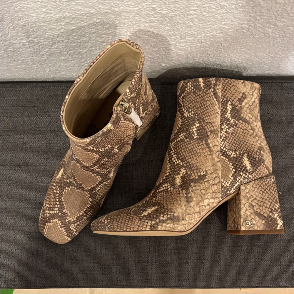 NWOB Sam Edelman Daruby Square Toe Snakeskin Print Faux Leather Bootie SZ 8